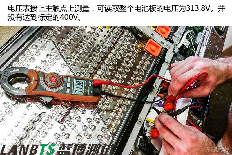 特斯拉電池板拆解:7000多節(jié)18650電池 密密麻麻
